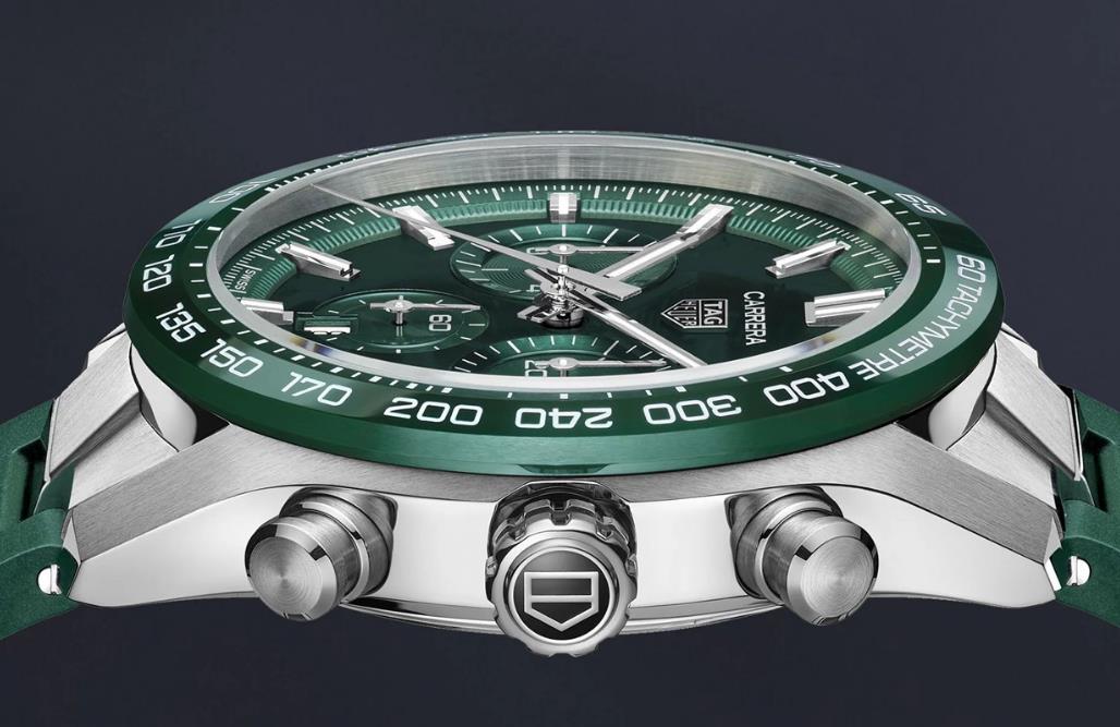 泰格豪雅44毫米卡萊拉計時綠色腕表，腕間的一抹新意(圖)