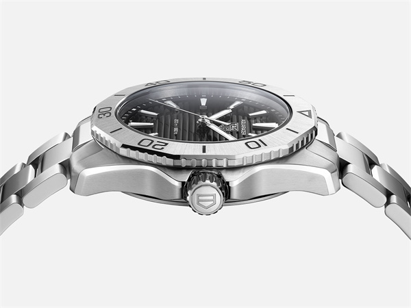 泰格豪雅腕表表蒙有劃痕解決辦法大全