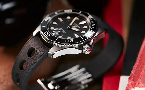 泰格豪雅腕表走快了處理辦法詳解